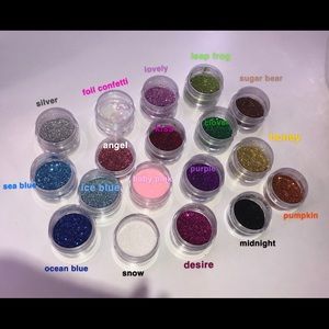 MAKEUP GLITTERS